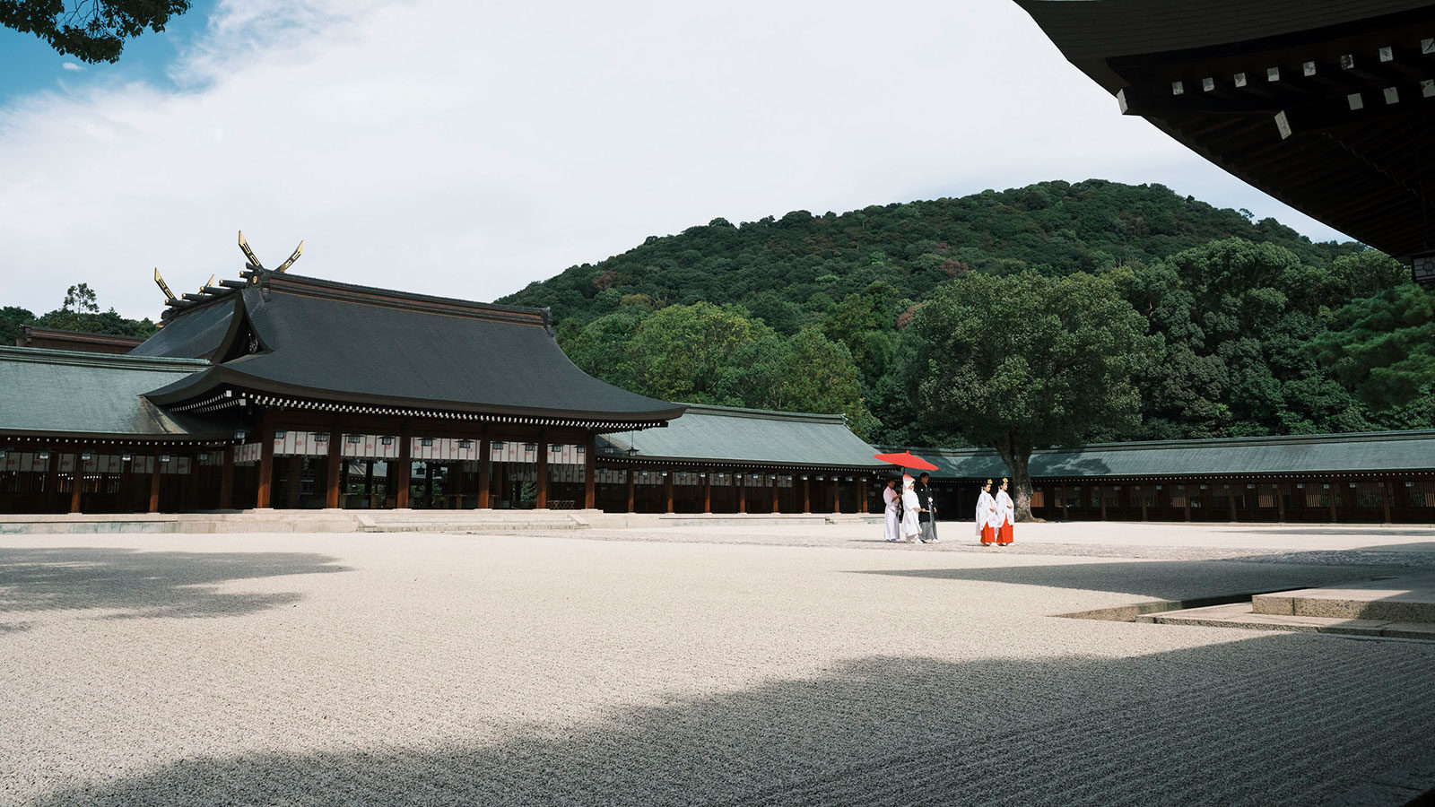 退場