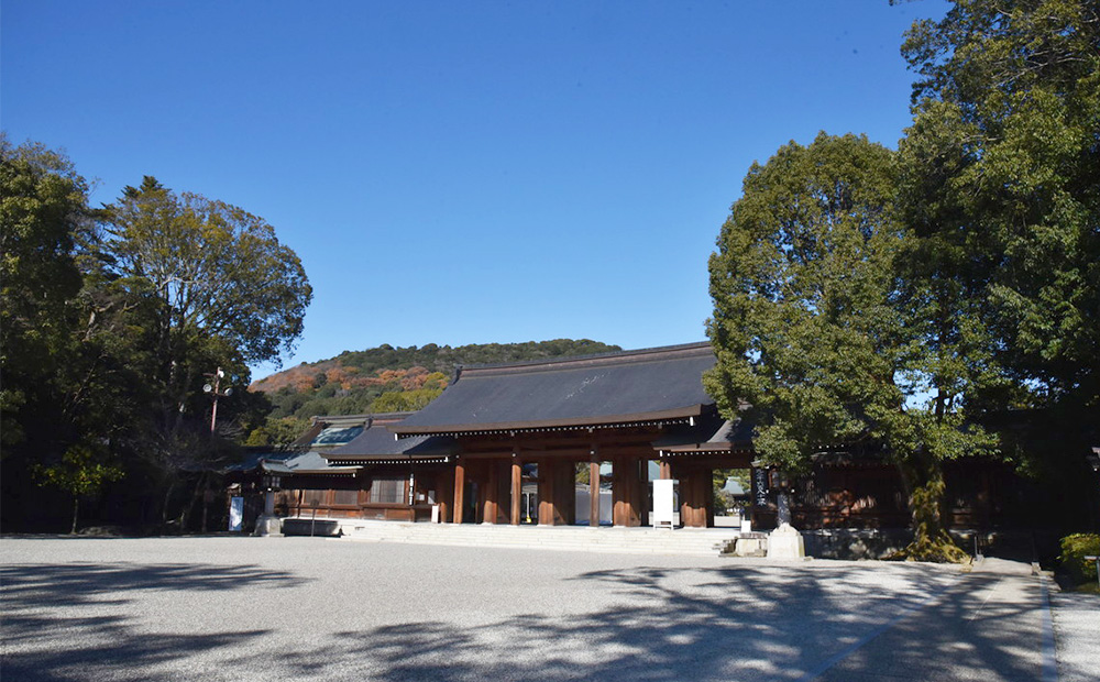 橿原神宮 境内の見どころ 南神門・北神門