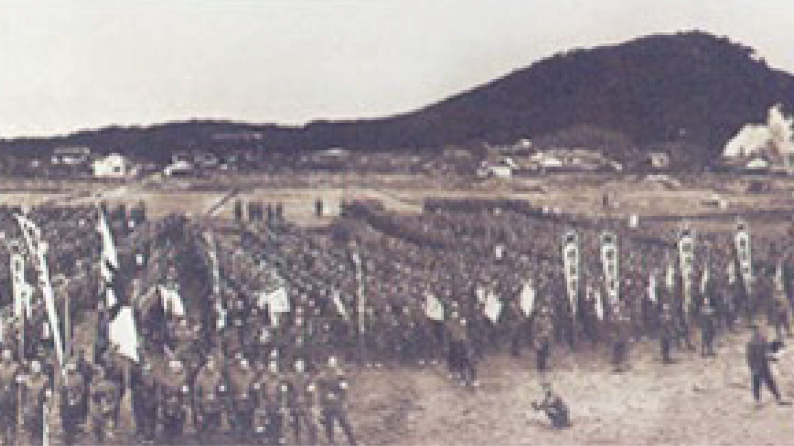 橿原神宮の歴史 <p>延べ121万人余りが参加した<br />
建国奉仕隊</p>
