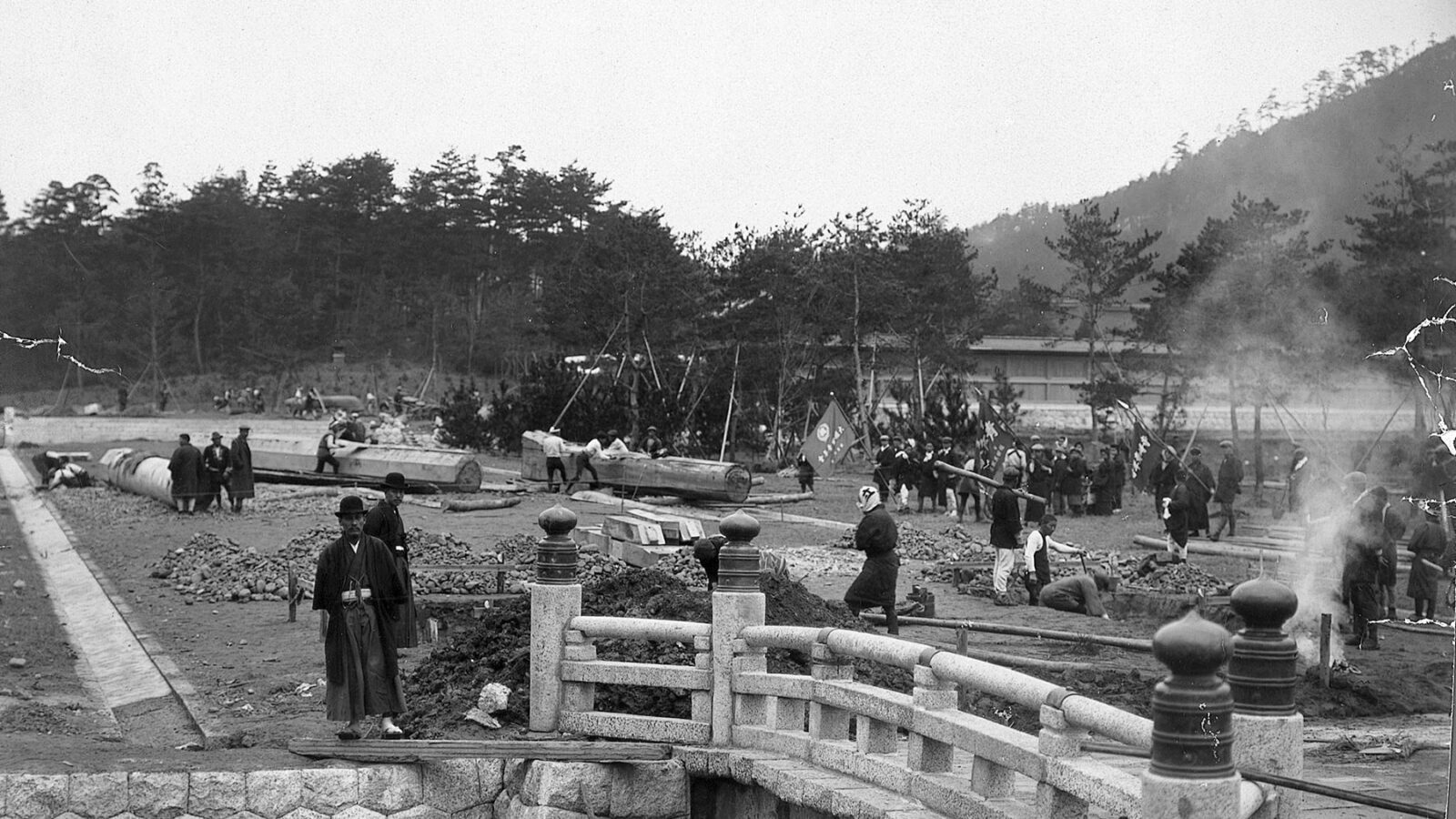 橿原神宮の歴史 <p>営々と拡張された宮域</p>
